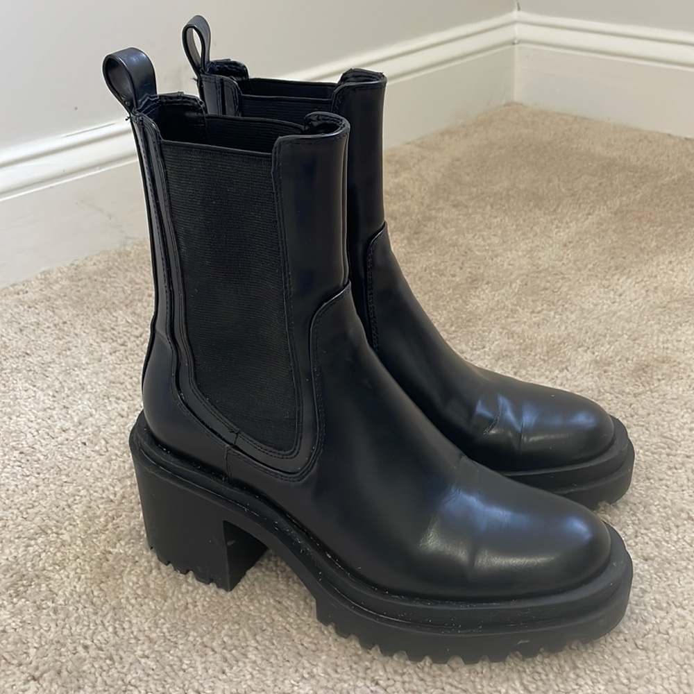 Zara treaded chelsea boots 38 black